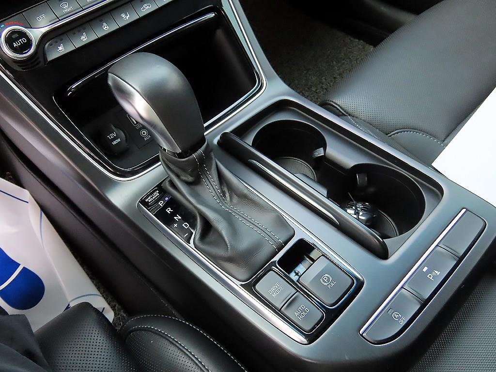 HYUNDAI Grandeur - Vista 10