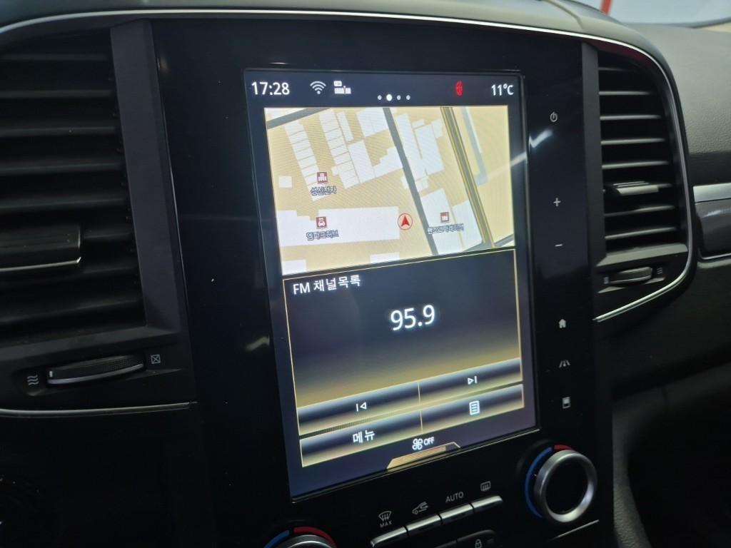 SAMSUNG QM6 - Vista 9