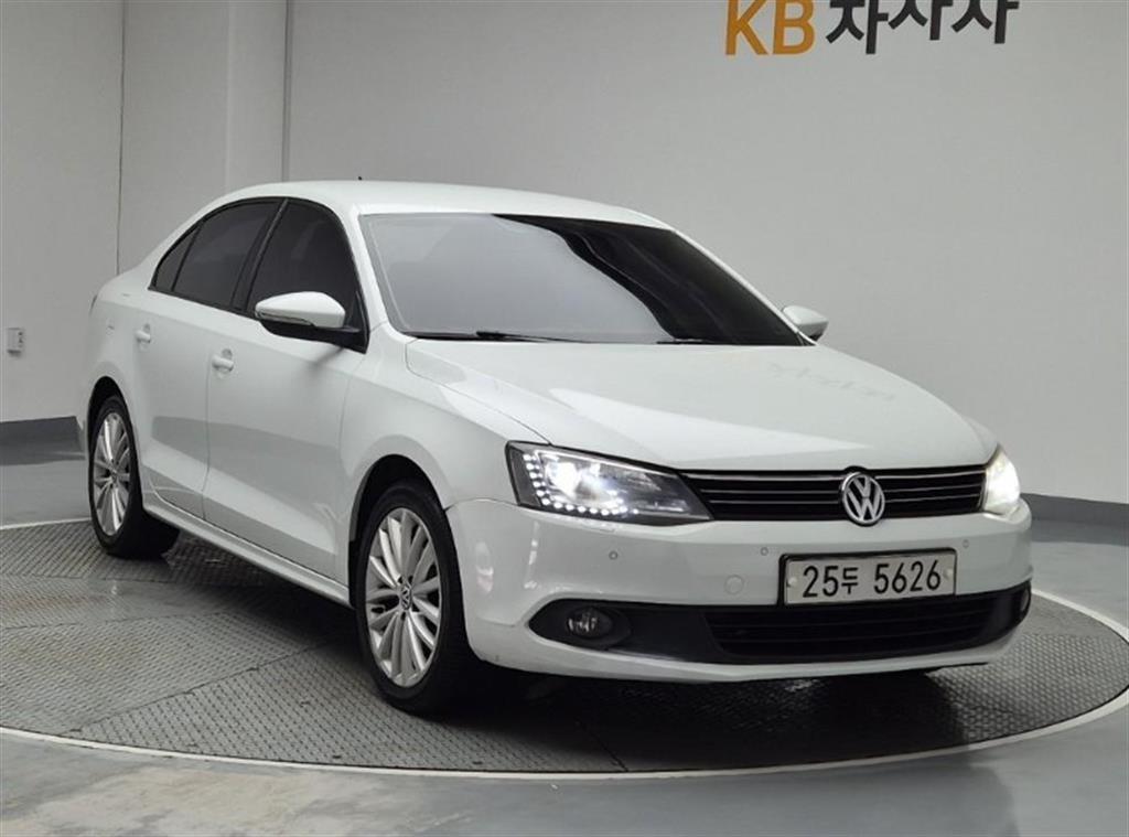 Volkswagen Jetta - Vista 4