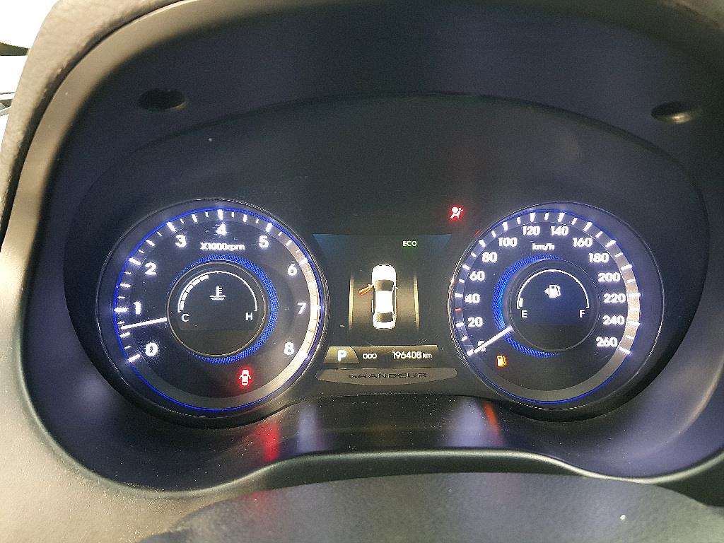 HYUNDAI Grandeur - Vista 6