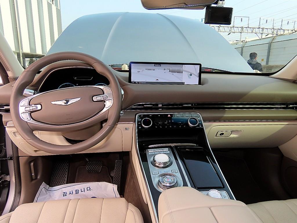 Genesis GV80 - Vista 8