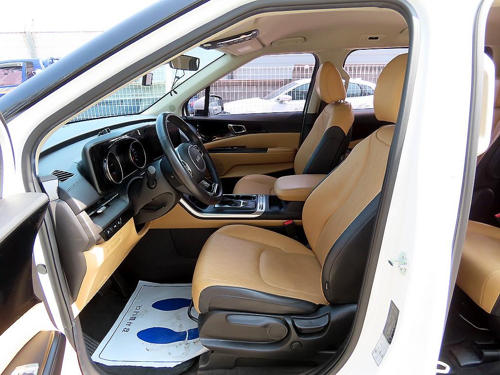 KIA Carnival - Vista 5