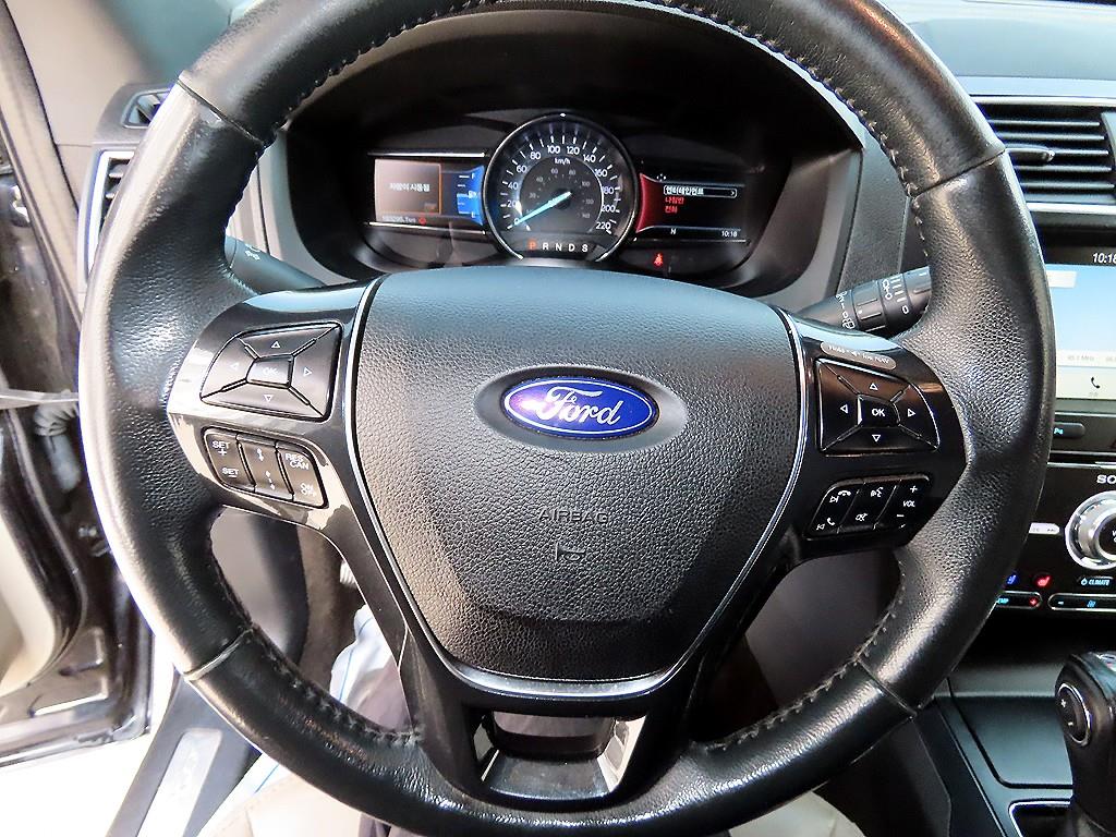 Ford Explorer - Vista 3