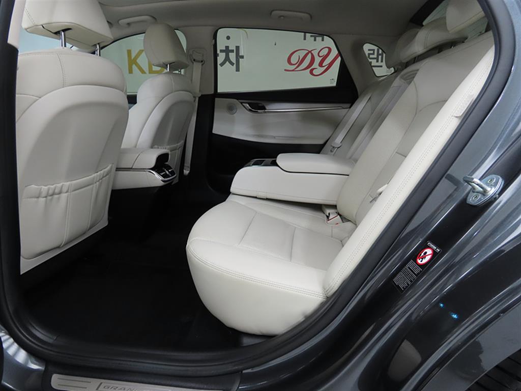 HYUNDAI Grandeur - Vista 6