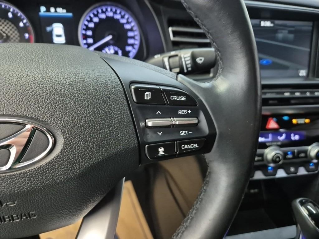 HYUNDAI Avante - Vista 12