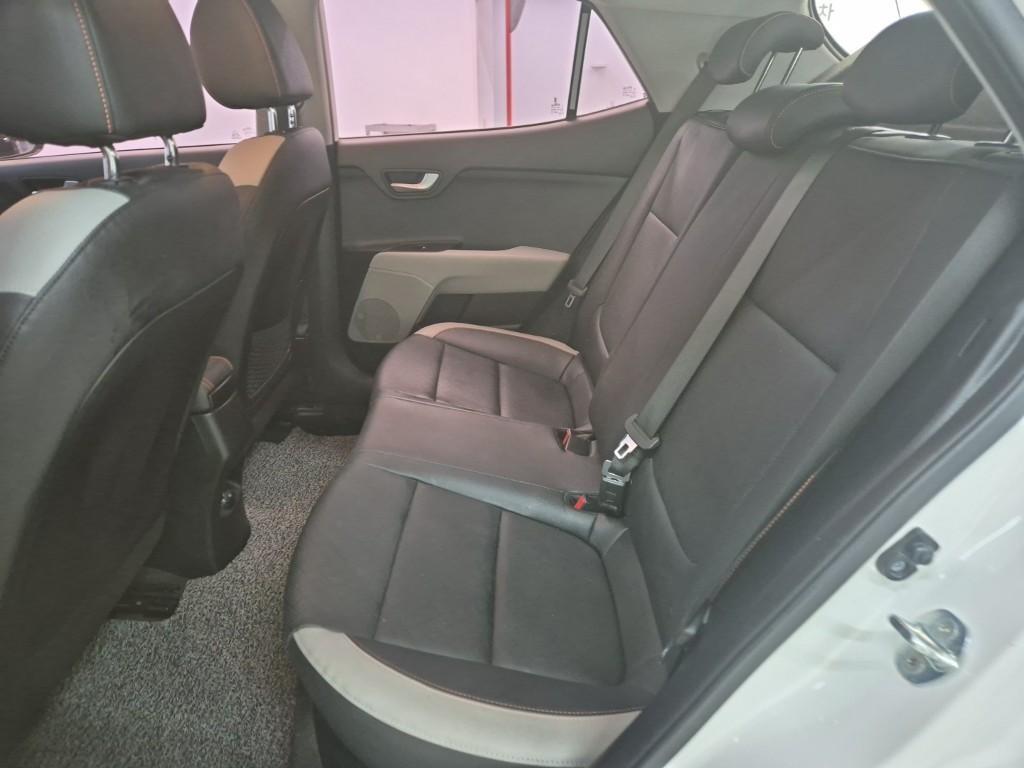 KIA Stonic - Vista 12