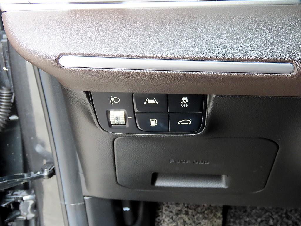 HYUNDAI Grandeur - Vista 12