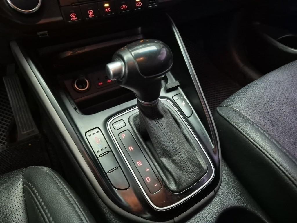 KIA Carens - Vista 8