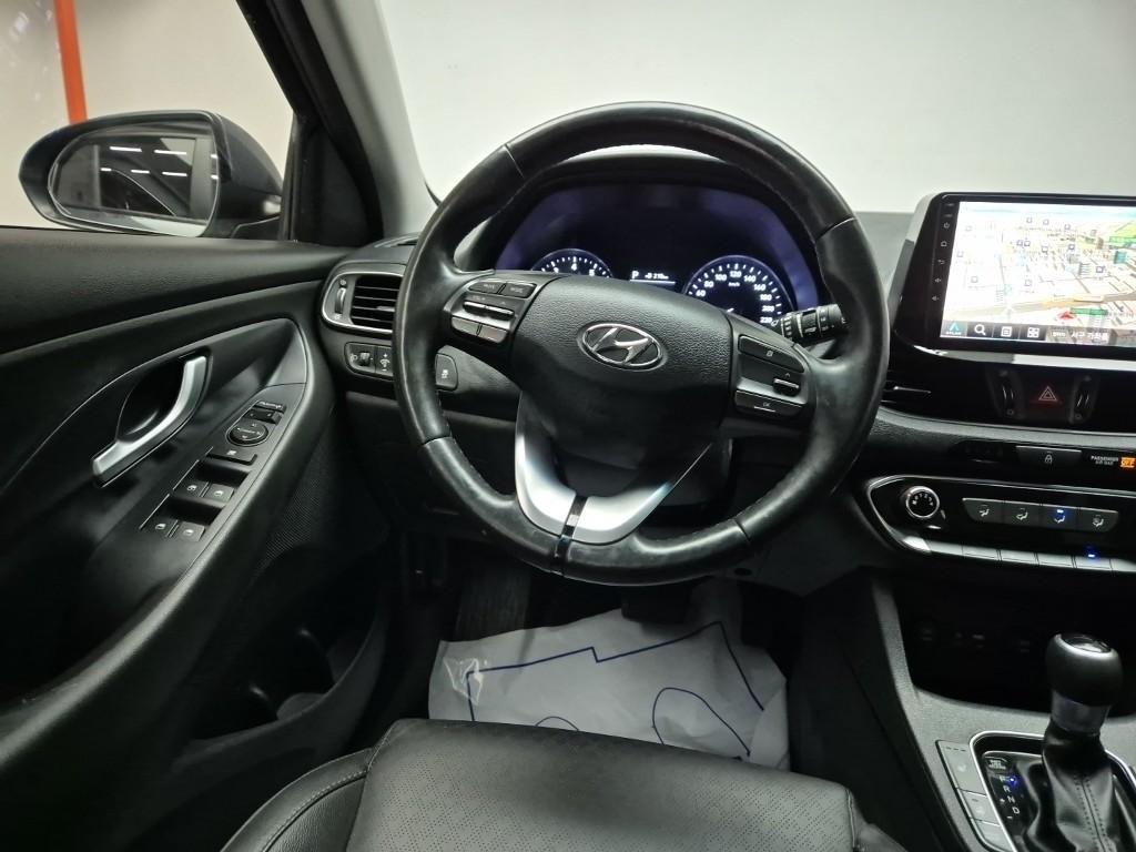 HYUNDAI i30 - Vista 9