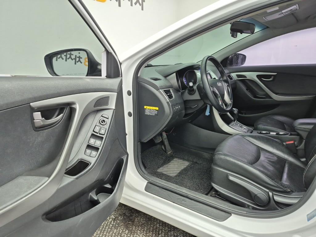 HYUNDAI Avante 2013 Blanco - Importación desde Corea - HF Imports Iquique - Foto 15