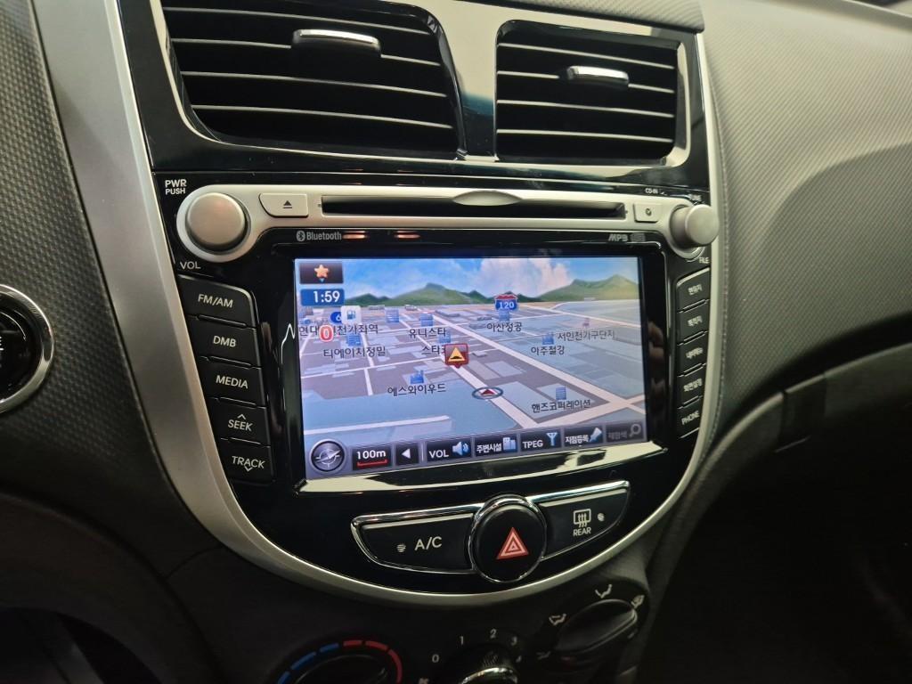 HYUNDAI Accent 2014 Blanco - Importación desde Corea - HF Imports Iquique - Foto 13