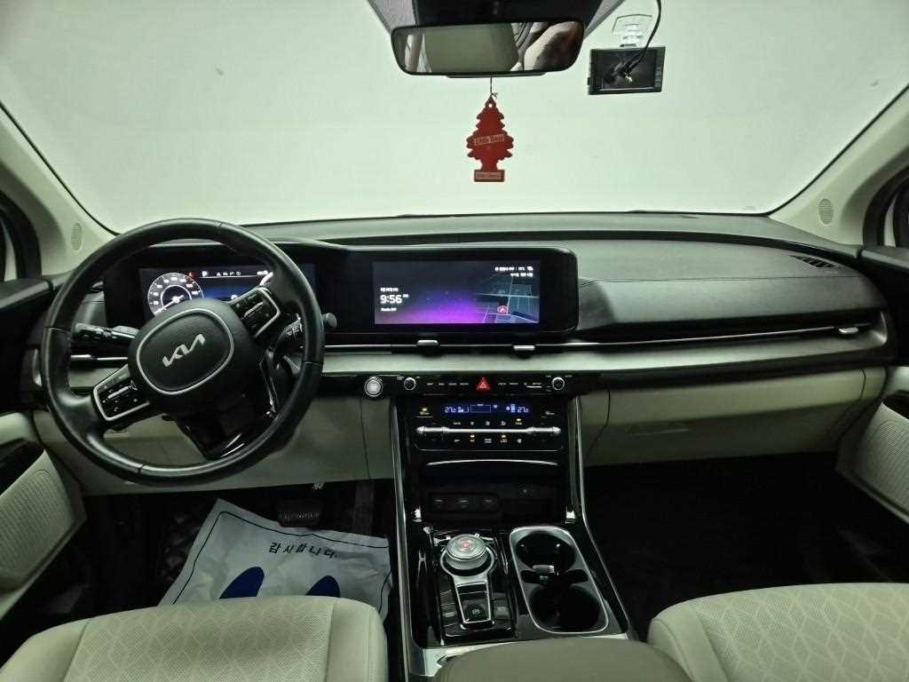 KIA Carnival - Vista 7