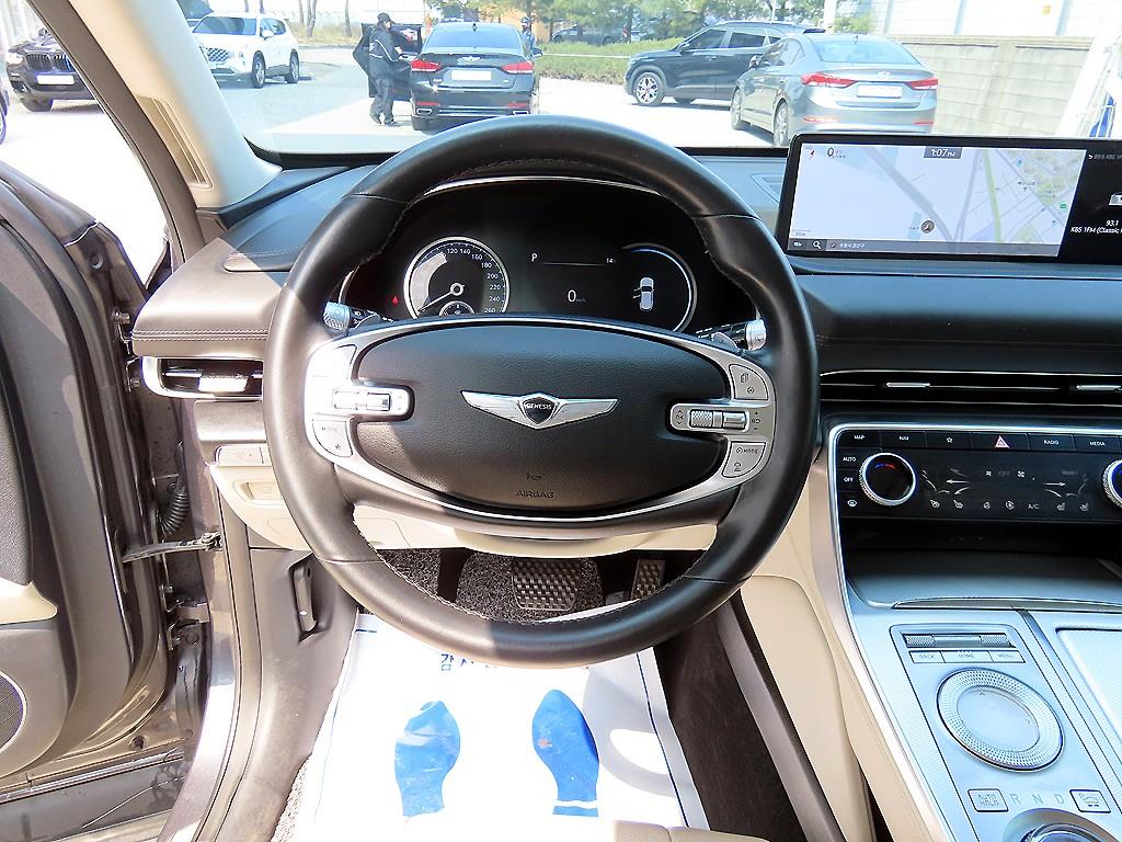 Genesis GV80 - Vista 8