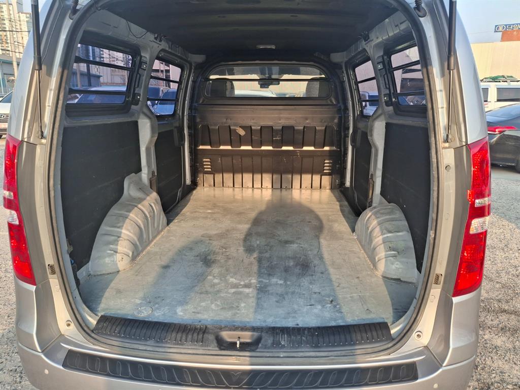 HYUNDAI Starex 2019 Gris - Importación desde Corea - HF Imports Iquique - Foto 13