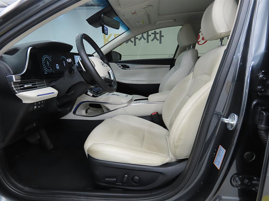 HYUNDAI Grandeur - Vista 5