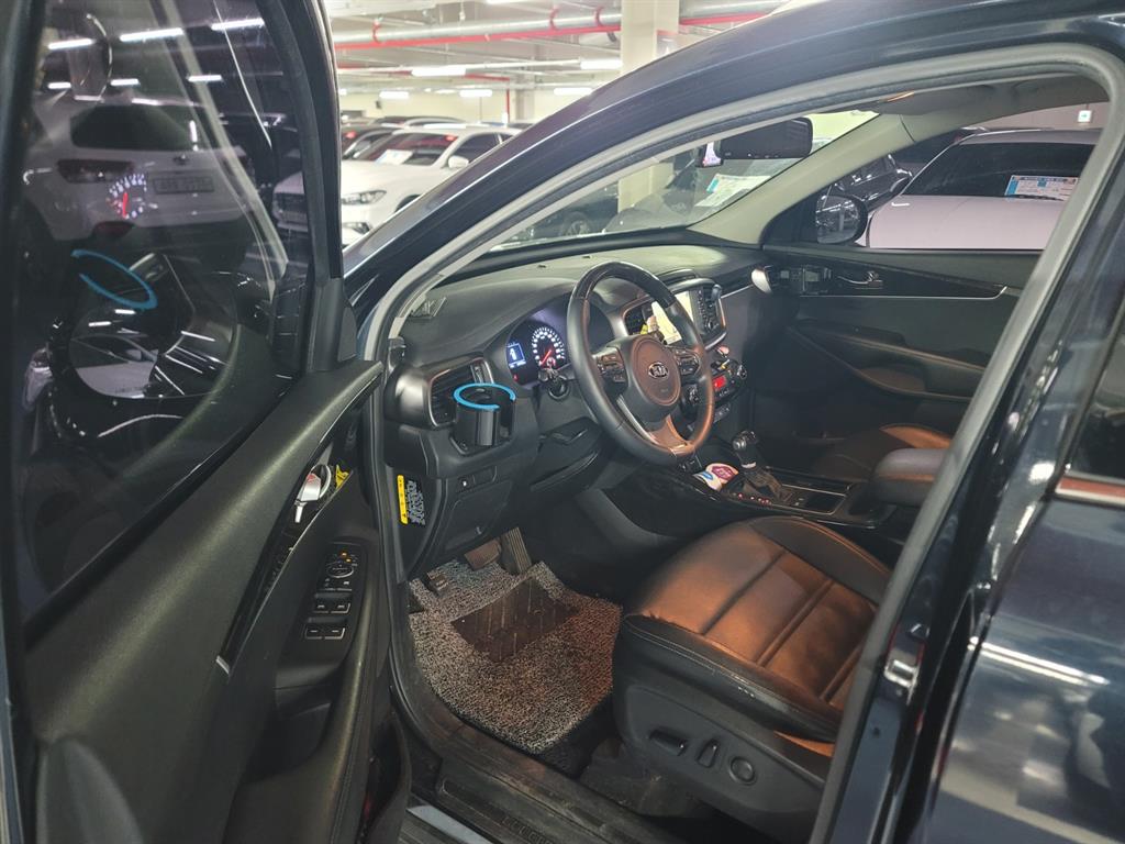 KIA Sorento - Vista 7