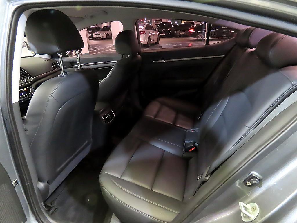 HYUNDAI Avante - Vista 7