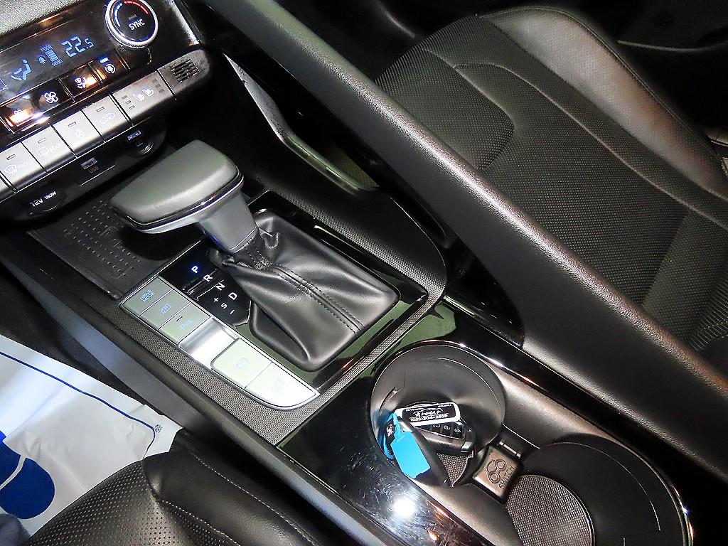 HYUNDAI Avante - Vista 12