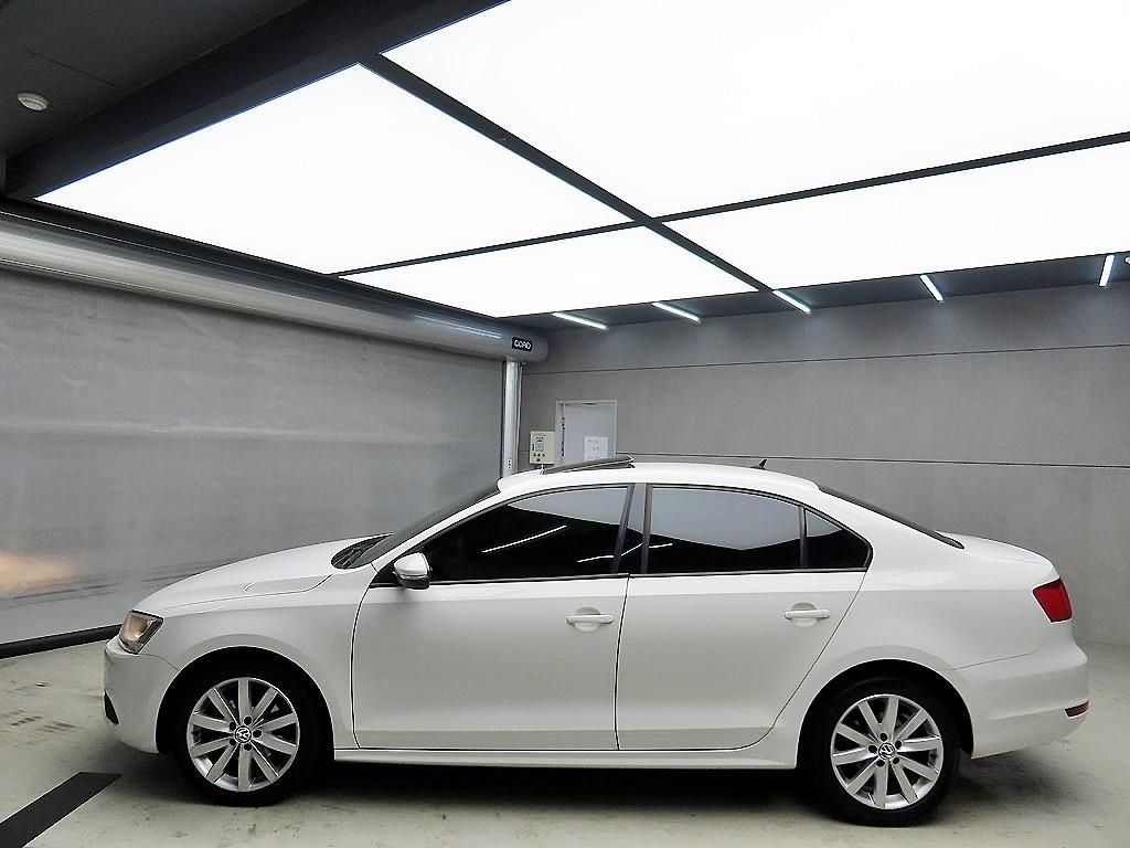 Volkswagen Jetta - Vista 4