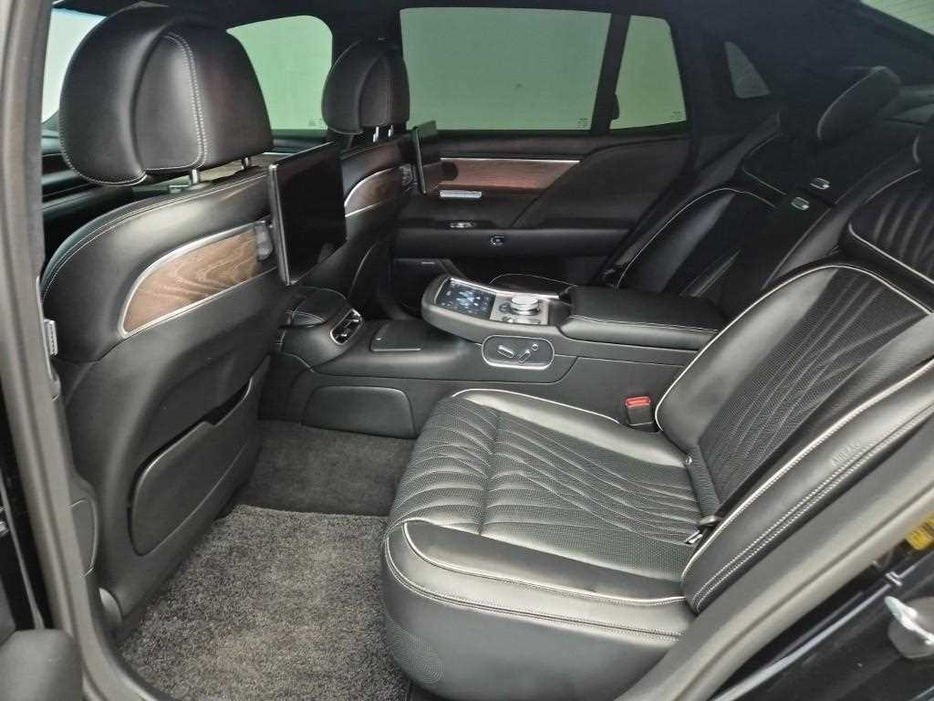 Genesis G90 - Vista 12