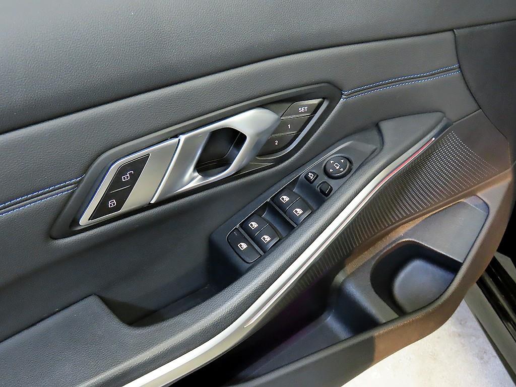 BMW 3 series 2021 Negro - Importación desde Corea - HF Imports Iquique - Foto 13