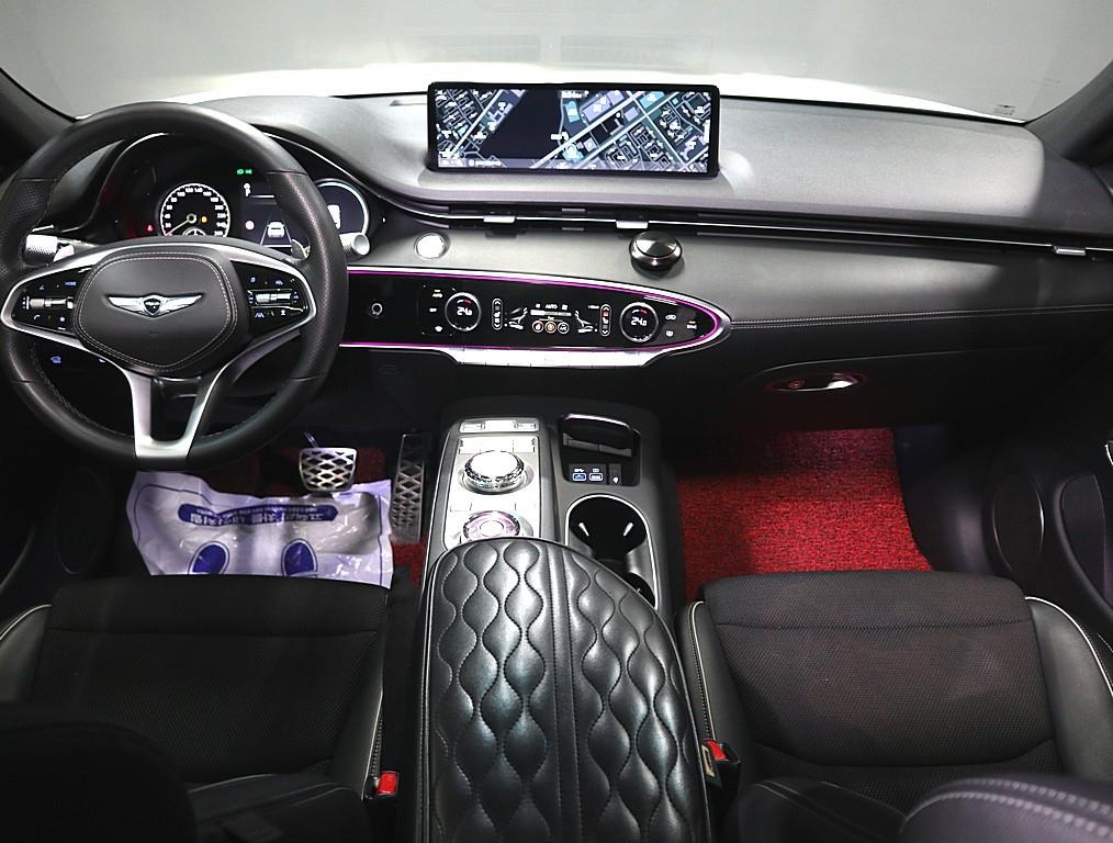 Genesis GV70 - Vista 5