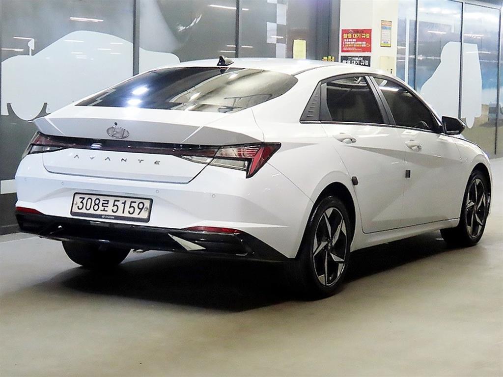 HYUNDAI Avante - Vista 4