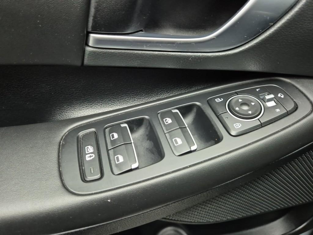 HYUNDAI Sonata - Vista 9