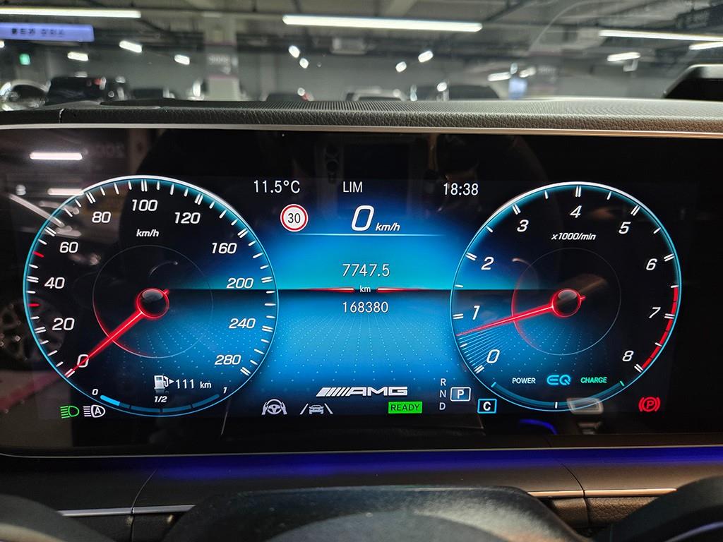 Mercedes Benz GLE Class - Vista 8