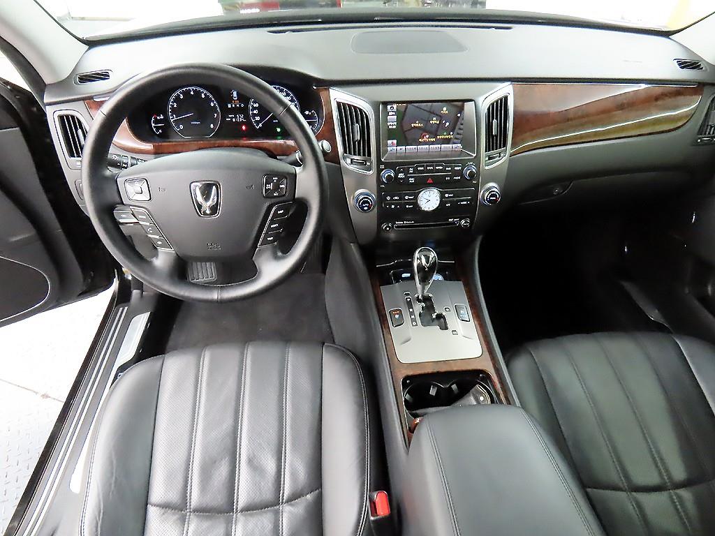 HYUNDAI Equus - Vista 7