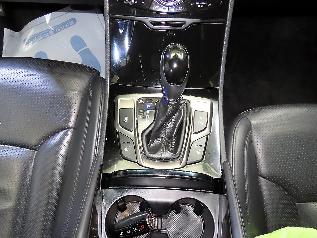 HYUNDAI Grandeur - Vista 12