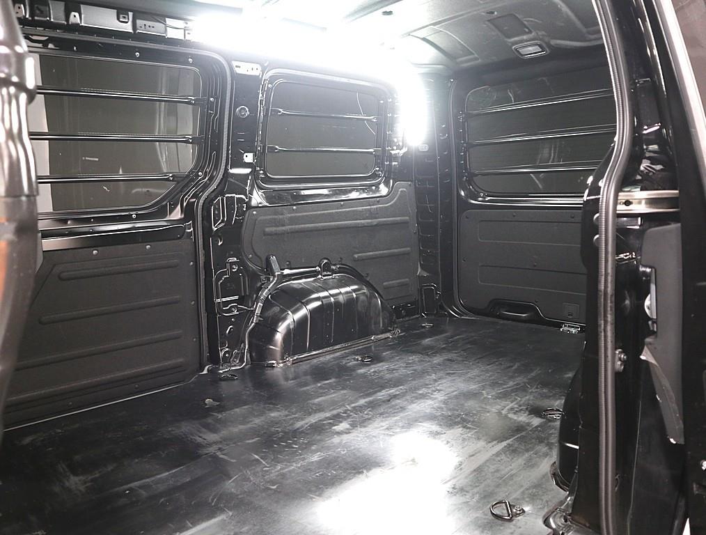 HYUNDAI Staria - Vista 10