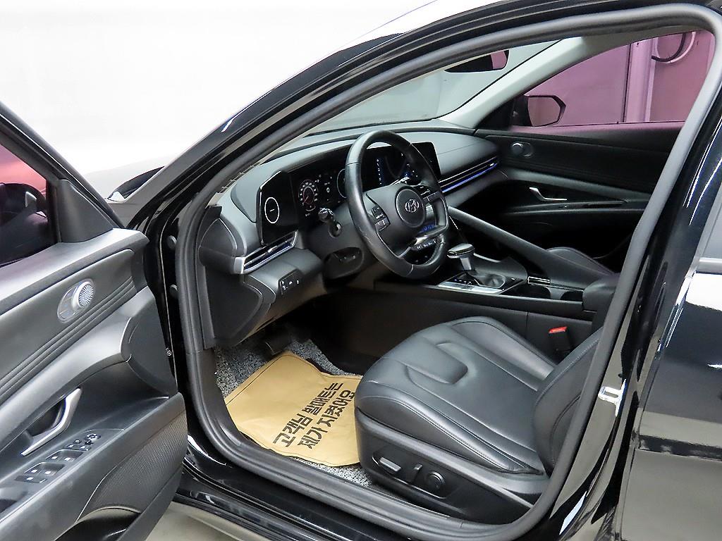 HYUNDAI Avante - Vista 5