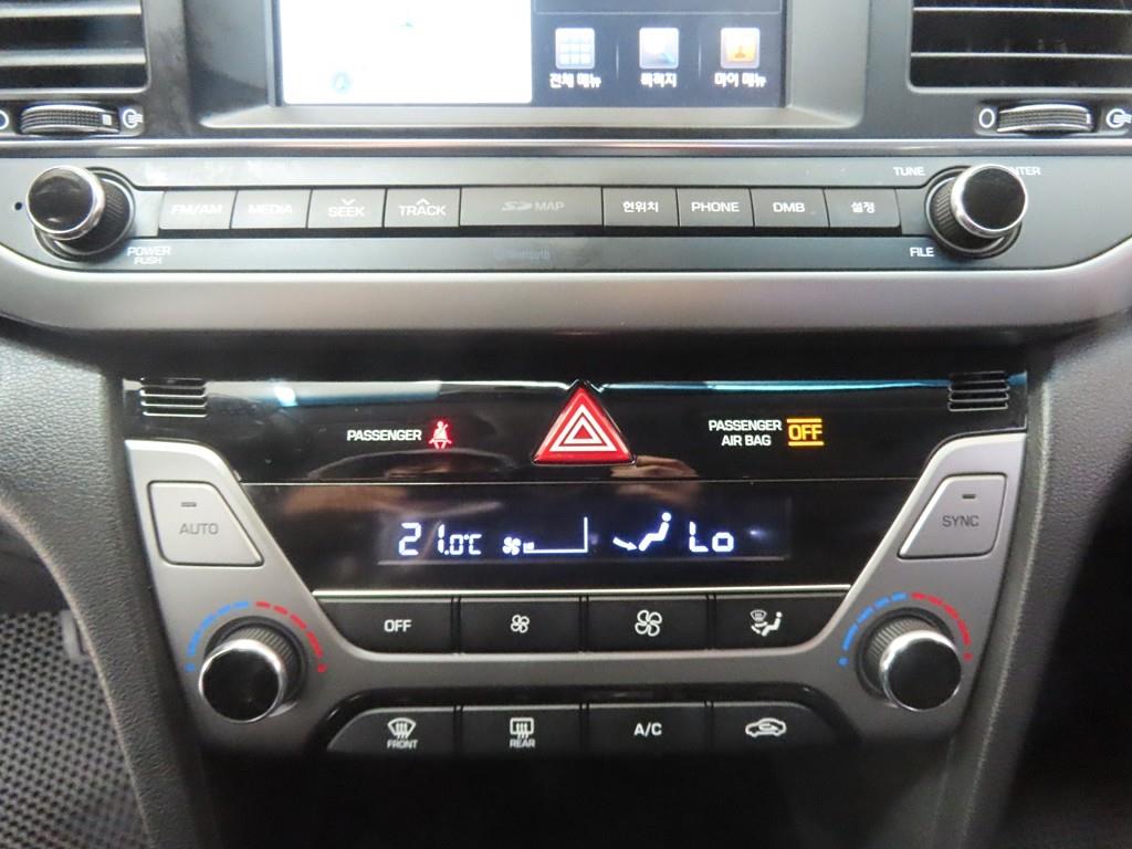 HYUNDAI Avante - Vista 12