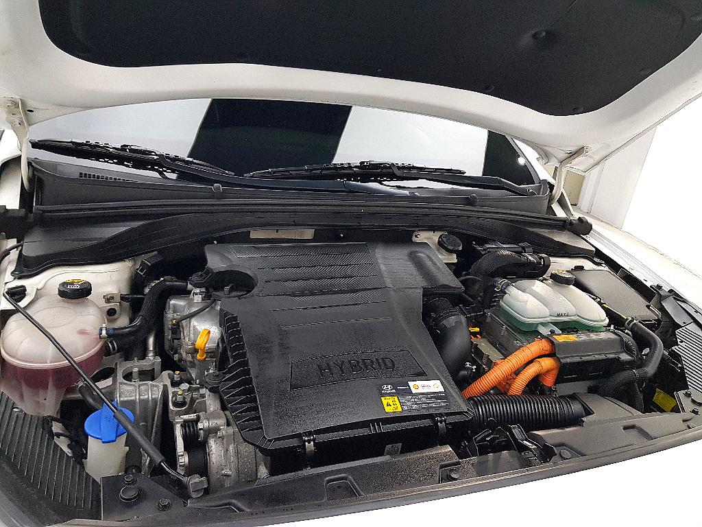 HYUNDAI Ioniq - Vista 6