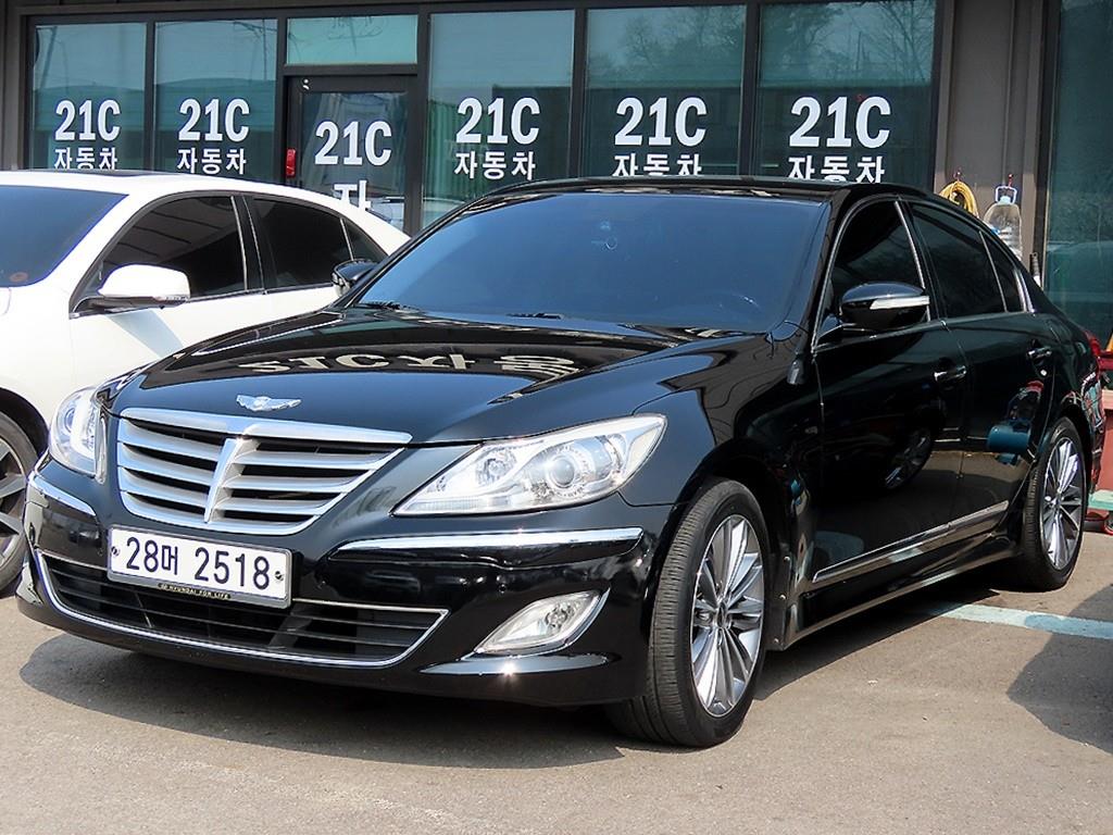 HYUNDAI Genesis - Vista 2