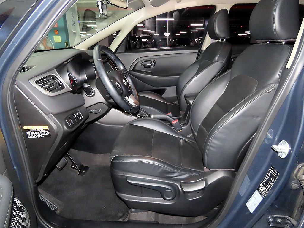 KIA Carens - Vista 6