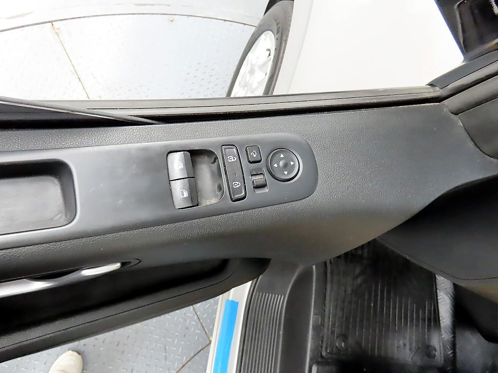 HYUNDAI Staria - Vista 11