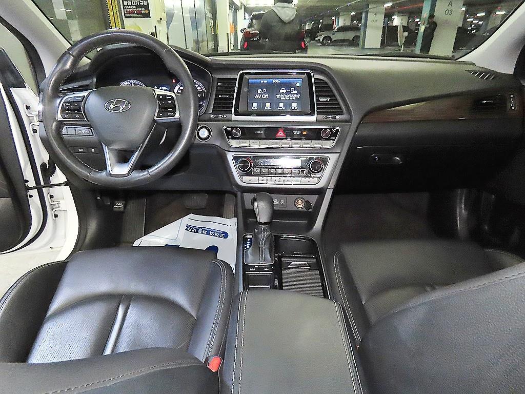 HYUNDAI Sonata - Vista 10