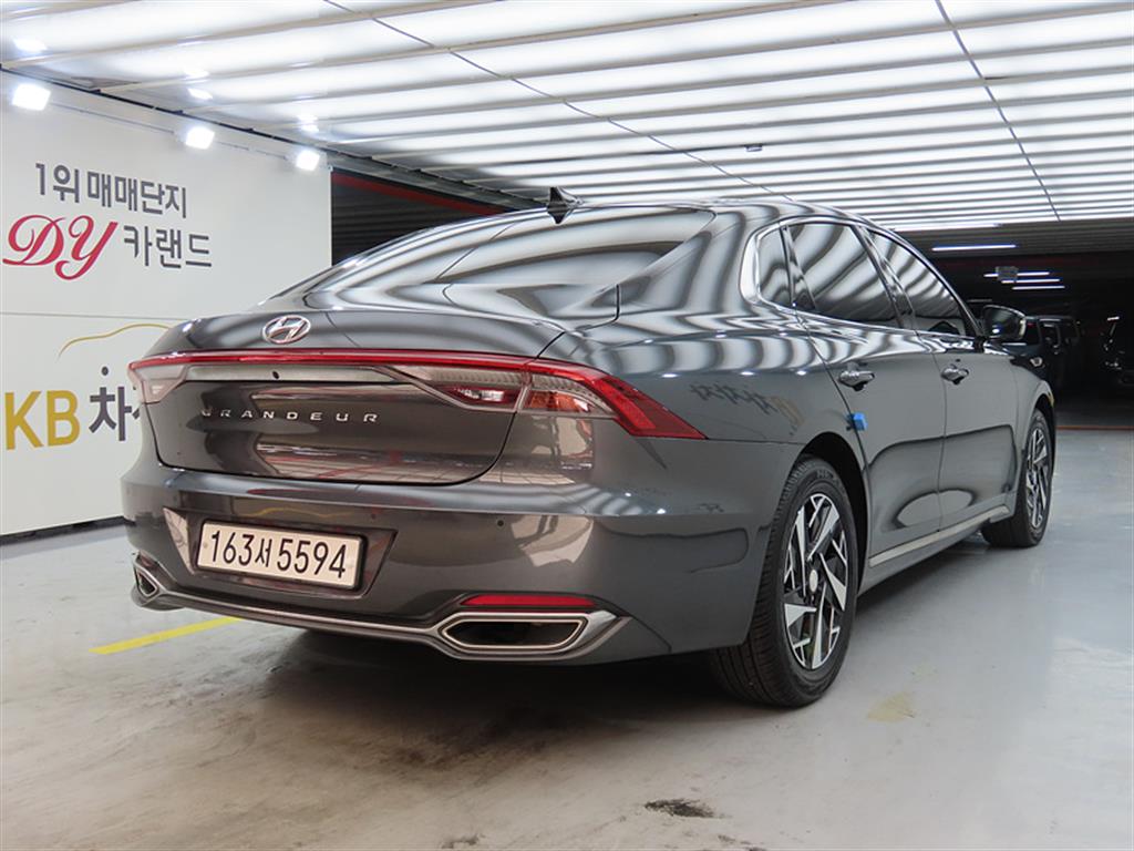 HYUNDAI Grandeur - Vista 4