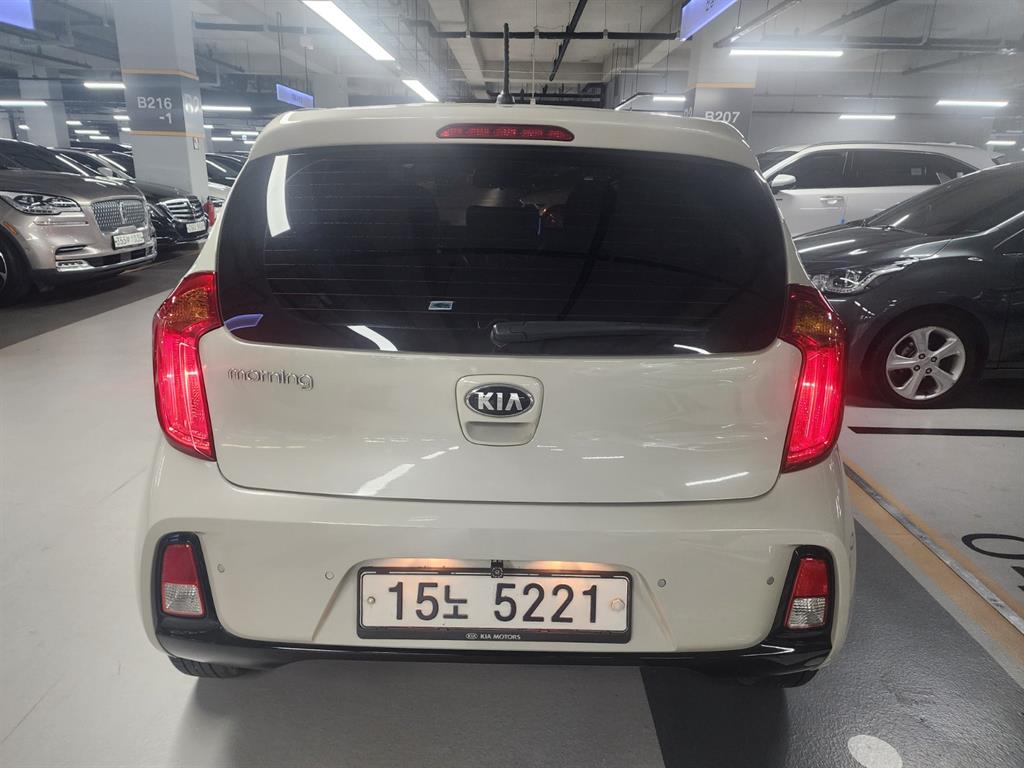 KIA Morning - Vista 5