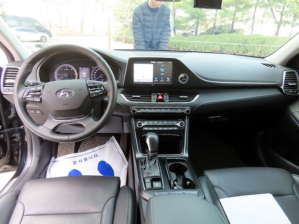 HYUNDAI Grandeur - Vista 7