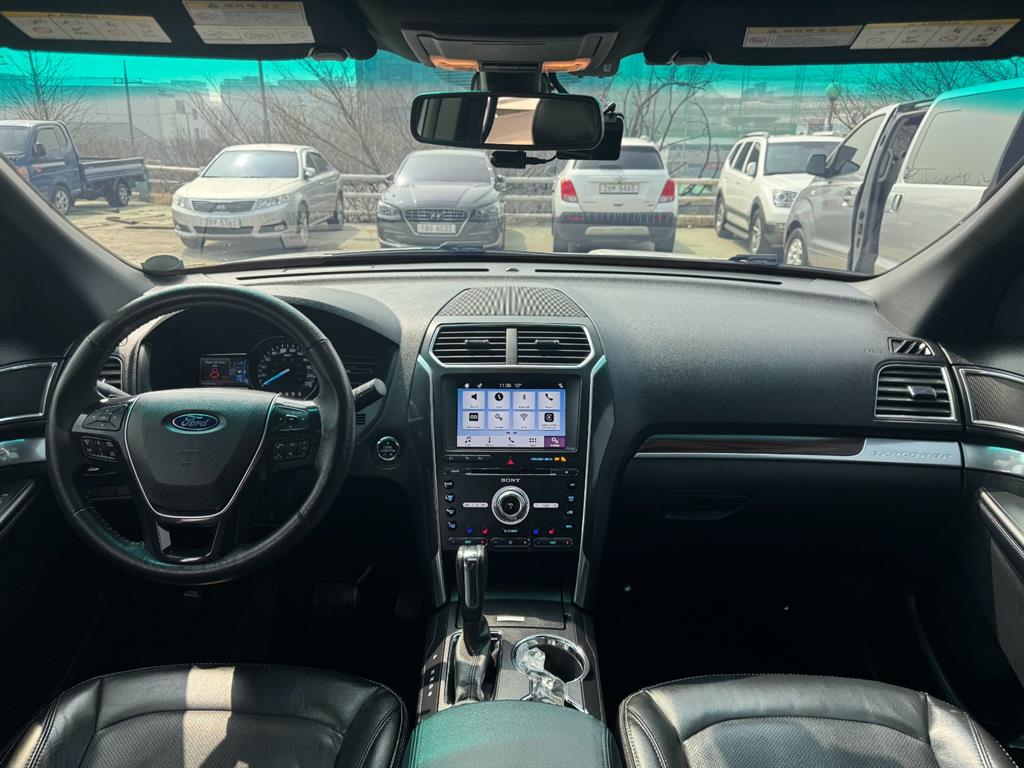 Ford Explorer - Vista 6