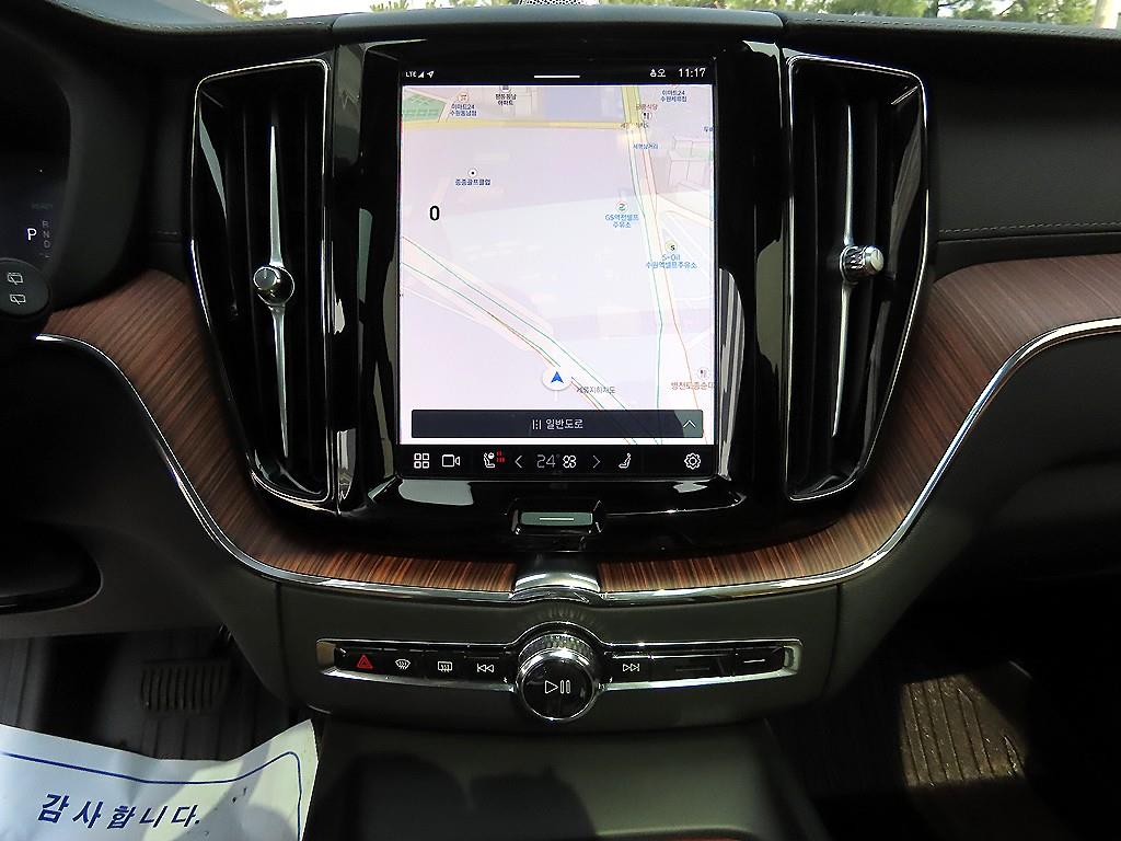 Volvo XC60 2025 Blanco - Importación desde Corea - HF Imports Iquique - Foto 13