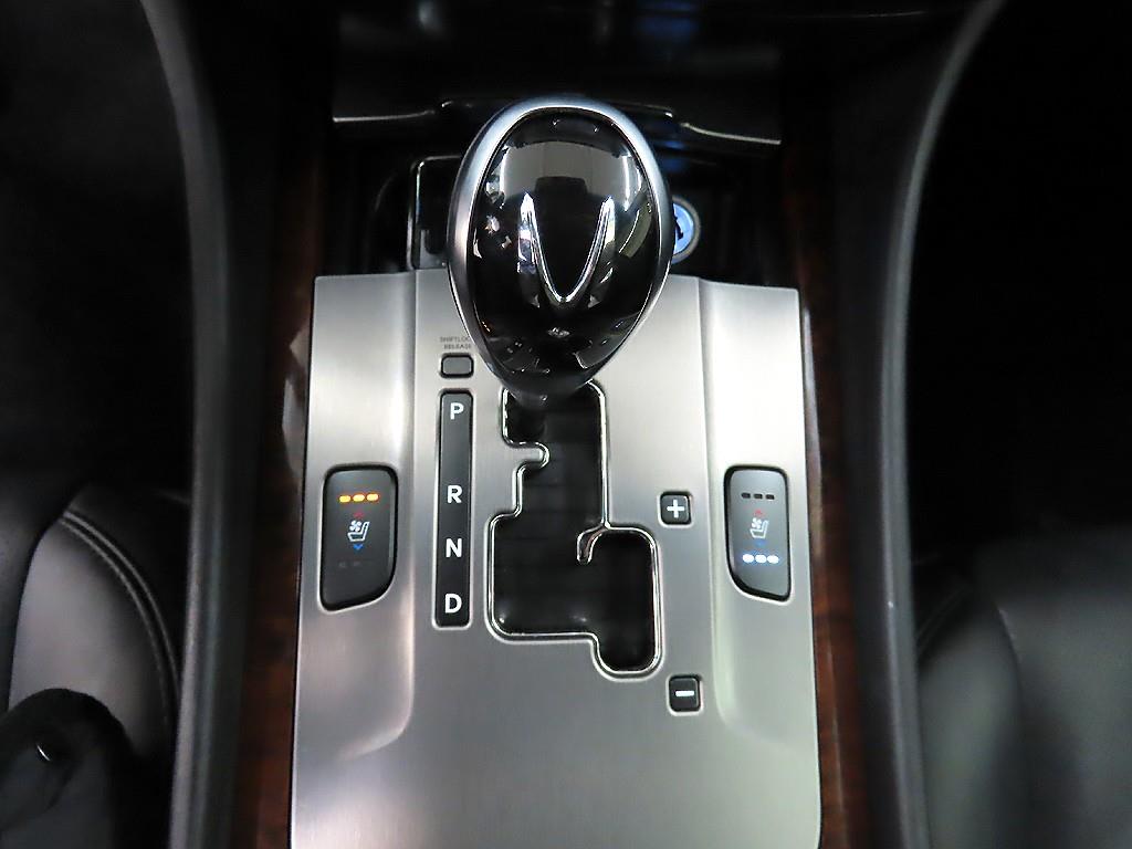 HYUNDAI Equus - Vista 10