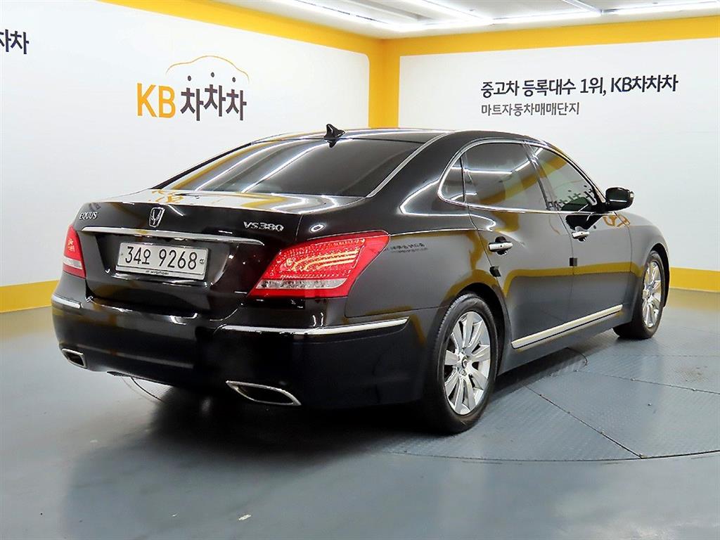 HYUNDAI Equus - Vista 4