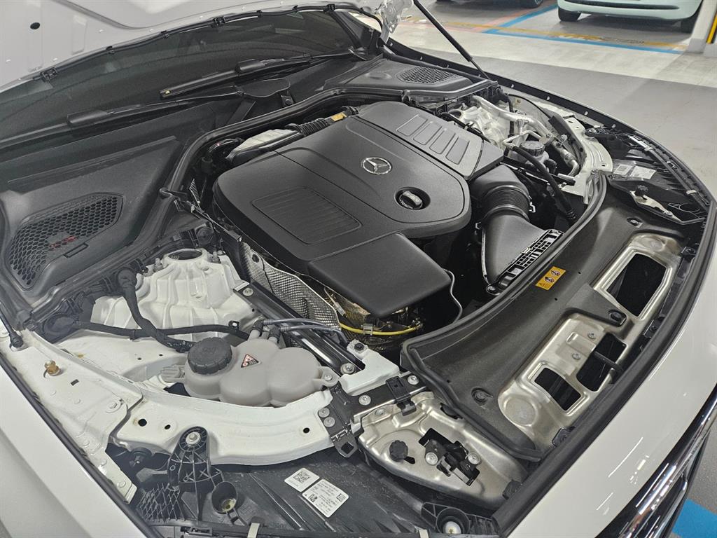 Mercedes Benz E class - Vista 6