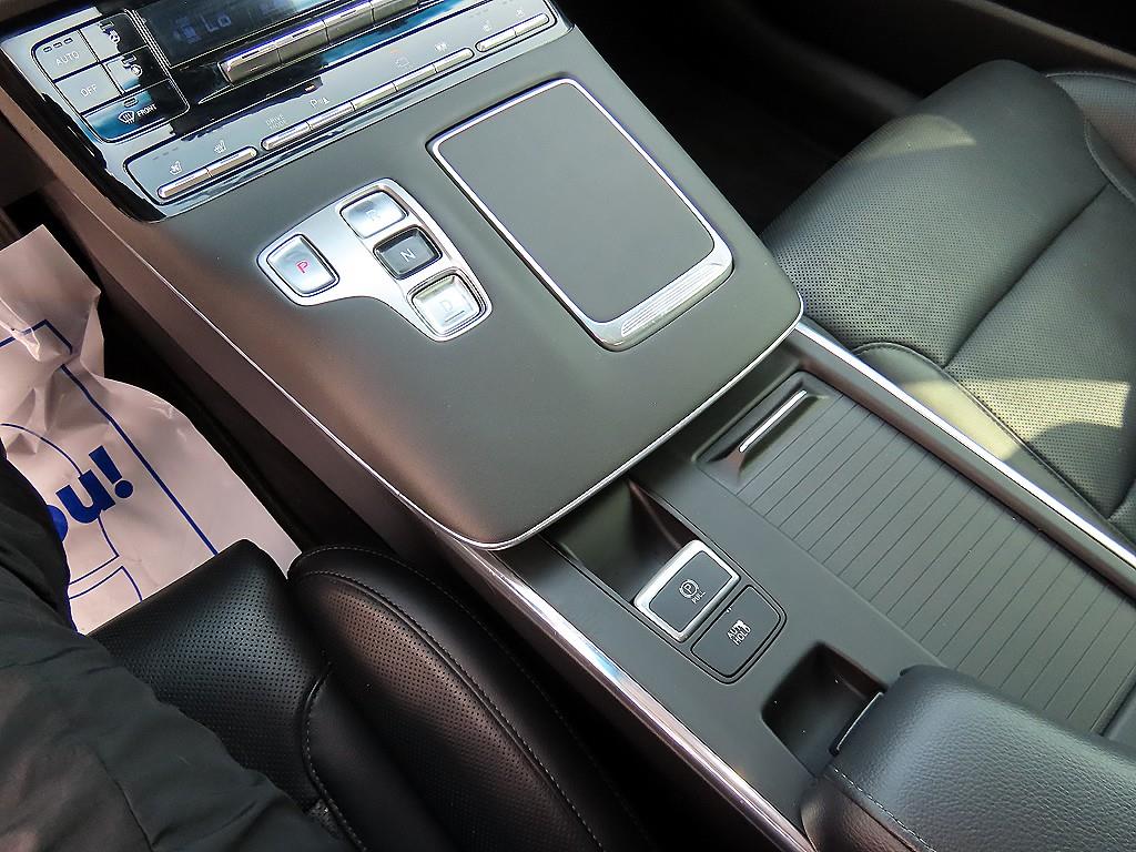 HYUNDAI Grandeur - Vista 10