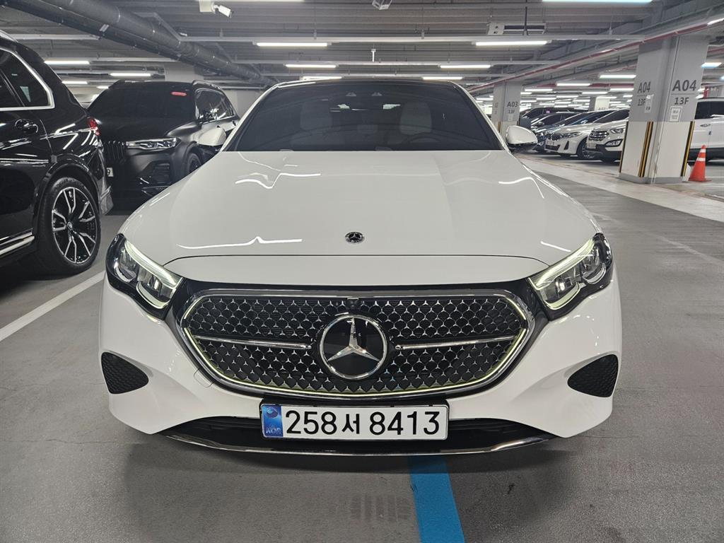 Mercedes Benz E class - Vista 3