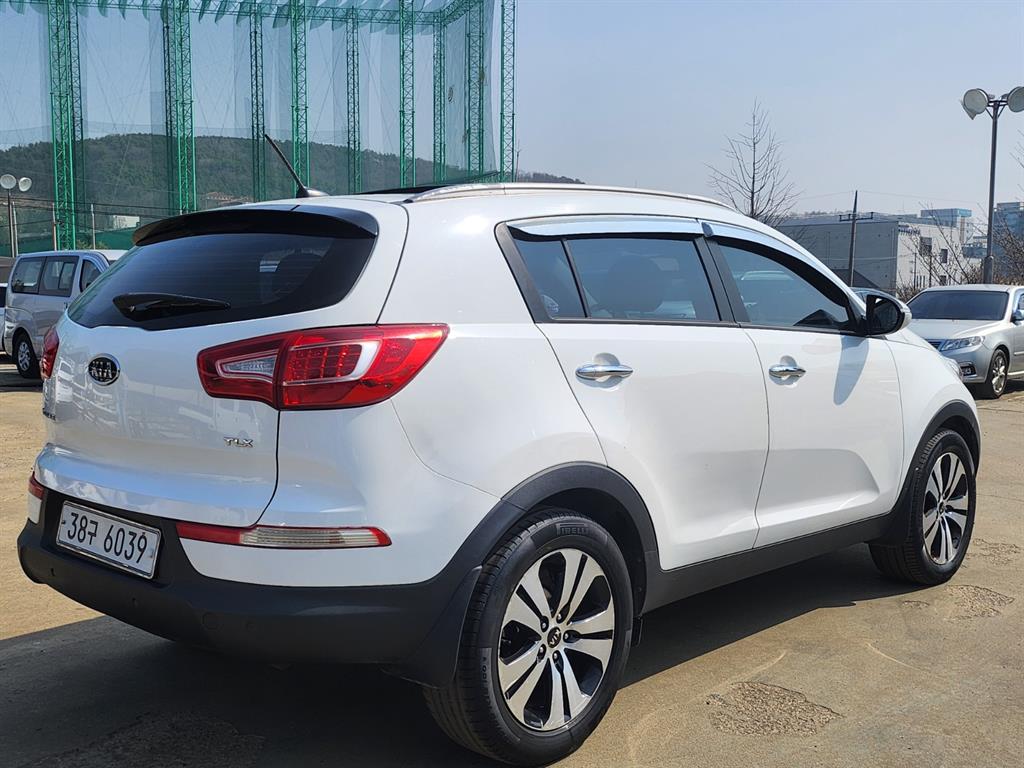 KIA Sportage - Vista 4
